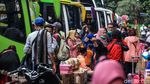 Pemudik Juga Padati Terminal Poris Tangerang