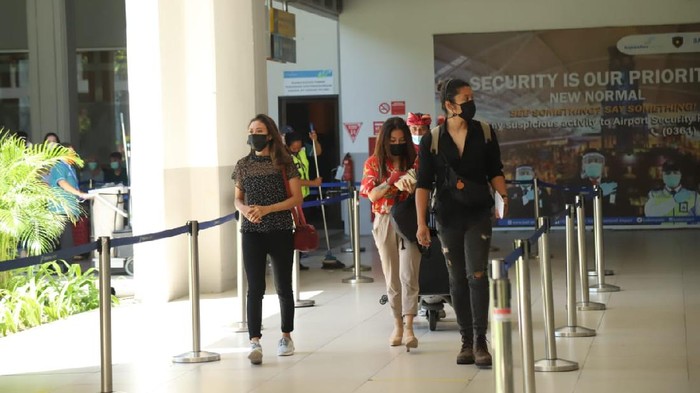 Ilustrasi penumpang di Bandara Ngurah Rai