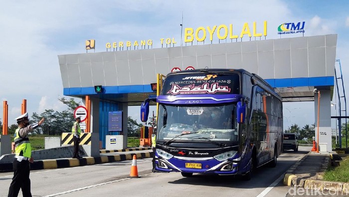 Penyekatan pemudik di exit Tol Mojosongo Boyolali, Selasa (4/5/2021)