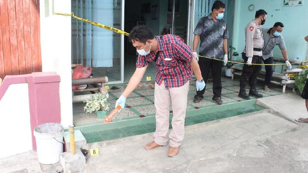 perawat cantik dibakar