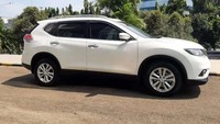 NISSAN X-Trail T32 A/T Harga: Rp275.000.000 Mesin: 2.000 cc bensin Transmisi: Automatic Tahun: 2017 Warna: Putih Jarak Tempuh: 44.286 km Lokasi: Bogor. Foto: Pool (Seva.id)