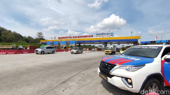 Pintu Tol Kalikangkung, Semarang, Selasa (4/5/2021).