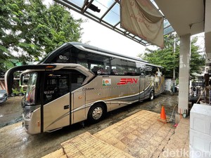 Duka Bus Malam: Dicegat Sana-sini, Ujung-ujungnya Duit!