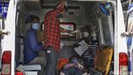 Potret Antrean Ambulans Pasien Corona di India