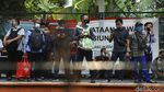 Momen Membludaknya Penumpang di Stasiun Palmerah