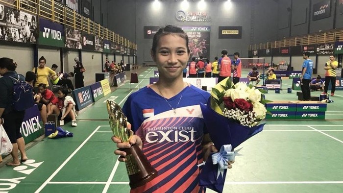Putri Larasati, Pebulutangkis putri yang mundur dari pelatnas karena cedera.