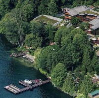 Bill Gates menamai rumah tersebut Xanadu 2.0. Ia terinspirasi dari tokoh fiski di novel Citizen Kane karya Charles Foster Kane. Memakan biaya hingga US$ 63 juta, nilai rumah tersebut naik berlipat-lipat. Kini harganya diprediksi mencapai US$ 127 juta atau sekitar Rp 1,8 triliun! (Foto: AFP/Pool)