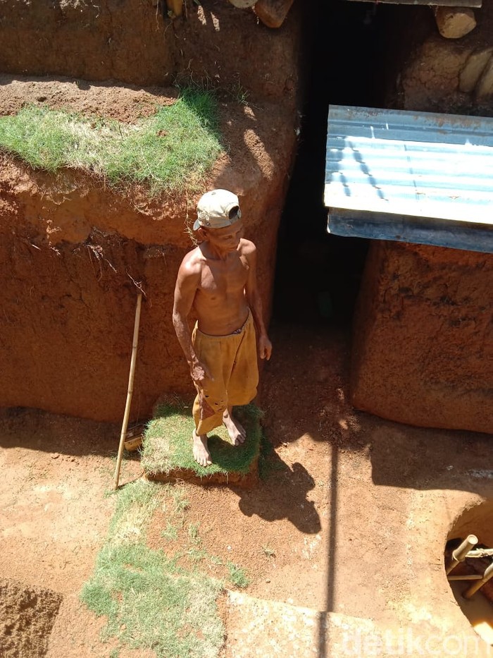 Rumah di bawah tanah berbentuk bungker yang dibangun kakek di Bone Sulsel (dok. Istimewa). Rumah di bawah tanah berbentuk bungker yang dibangun kakek di Bone Sulsel (dok. Istimewa).
