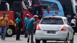 Semangat Porter Tawarkan Jasa di Terminal Kalideres
