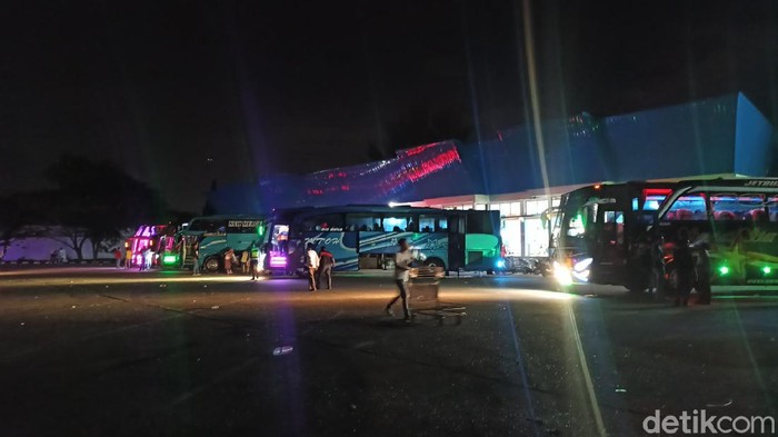 Suasana di terminal Batoh pada Senin 4 Mei 2021