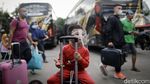 Terminal Bayangan Lebak Bulus Ramai Banget Gaes