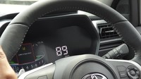 Selama berkendara dari Jakarta Selatan ke Jakarta Utara, hingga ke Tangerang, kami juga banyak dibantu oleh fitur Toyota Safety Sense (TSS), dua fitur yang cukup berguna adalah Blind Spot Monitor yang bisa memberi tahu jika ada objek di sekitar kendaraan kita, juga Lane Departure Alert yang bisa mengoreksi posisi setir ketika mobil berkendara di luar marka jalan yang ditentukan. Foto: Luthfi Anshori/detikOto