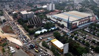 Penampakan kawasan Lebak Bulus pada tahun 2015. Saat itu Jakarta belum memiliki moda trasportasi MRT. Hasan Alhabshy.  