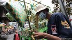Wow! Pasar Asemka Jual Ketupat Raksasa
