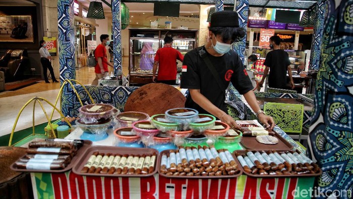 Festival kuliner dan kerjinan Ramadhan digelar di Mal Artha Gading, Jakarta. Selain kulineran Anda juga bisa lho berburu kerajinan.