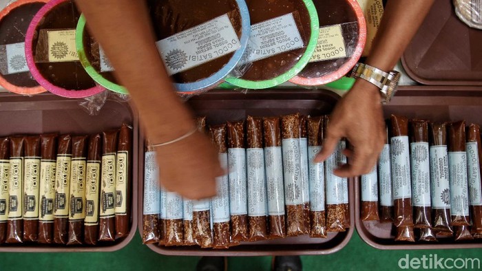 Yuk, Mampir ke Festival Kuliner dan Kerajinan Ramadhan Festival kuliner dan kerjinan Ramadhan digelar di Mal Artha Gading, Jakarta. Selain kulineran Anda juga bisa lho berburu kerajinan.