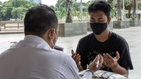 Diketahui layanan pembayaran zakat fitrah di Masjid Istiqlal ini telah dimulai sejak awal Ramadhan hingga malam takbiran sebelum Lebaran.