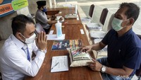 Nantinya distribusi hasil dari pembayaran zakat akan disalurkan melalui yayasan yatim piatu, masjid, yang telah terdaftar di Masjid Istiqlal. Berbeda dari tahun-tahun sebelumnya Masjid Istiqlal tak lagi mendistribusikan hasil zakat secara langsung di halaman masjid, hal itu dilakukan untuk mencegah penyebaran virus COVID-19.