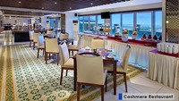 Menerapkan sistem protokol yang ketat, Restoran Chasmere juga sangat menjaga kerumunan saat sarapan. Sebelum check-in tamu hotel akan diminta untuk menentukan jadwal untuk sarapan, agar tidak menumpuk di restoran. Orang tua sarapan, sementara anak-anak berenang dan bermain di area main. Pemandangan inilah yang terlihat saat pagi hari. Memang, pemandangan saat pagi sangatlah indah dari restoran. Dok. ASTON Solo.