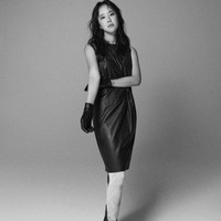 Salah satu temannya yang menjadi pengisi acara Lee Ji Hye mengaku tidak ingin menjawab pertanyaan mengenai penghasilannya di YouTube karena tidak sebanding dengan sang sahabat. Foto: Instagram @baekzyoung