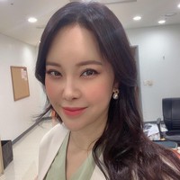 Para pecinta drama dan dunia hiburan Korea pasti sudah mengenal penyanyi Baek Ji Young yang sering disebut ratu OST drakor. Suara emas wanita ini sering mengiringi drama korea populer.  Foto: Instagram @baekzyoung