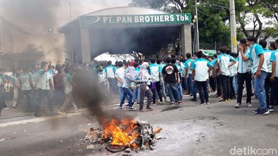 Bakar Ban, Buruh di Boyolali Demo Tolak THR Dicicil