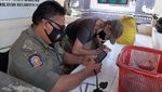 Foto: Bule Italia Menggembel di Bali Diamankan Satpol PP