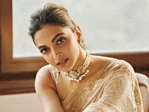 Foto: Deepika Padukone Positif Corona, Terdampak Tsunami Corona di India