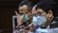 Seperti diketahui, Edhy Prabowo didakwa menerima uang suap yang totalnya mencapai Rp 25,7 miliar dari pengusaha eksportir benih bening lobster (BBL) atau benur. Jaksa mengatakan Edhy menerima uang suap dari beberapa tangan anak buahnya.  