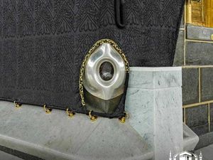 Hajar Aswad Pernah Dicuri Selama 22 Tahun hingga Haji Absen, Benarkah?