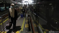 Secara keseluruhan, tercatat 15.476 penumpang kereta jarak jauh yang akan turun di delapan stasiun di wilayah Daop 6.  