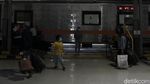 H-1 Larangan Mudik, Stasiun Yogyakarta Terpantau Ramai