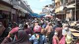 Jelang Lebaran, Pasar Ceker di Polman Diserbu Pengunjung