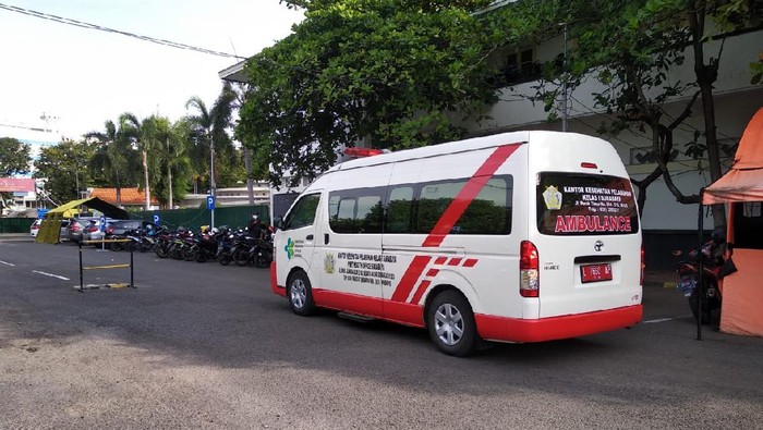 kedatangan PMI yang positif di RS Darurat