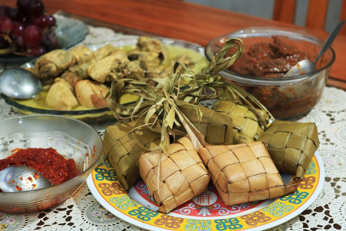 Ketupat and Rendang Lebaran, the Traditional Celebratory Dish of Rice Cake Soup