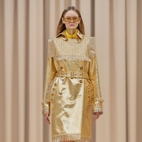 Inilah koleksi pakaian feminin Burberry untuk musim dingin 2021. Foto: Courtesy of Burberry.