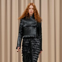 Inilah koleksi pakaian feminin Burberry untuk musim dingin 2021. Foto: Courtesy of Burberry.