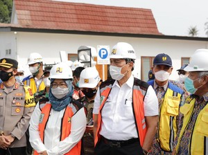 Luhut Minta Universitas Dilibatkan untuk Atasi Banjir