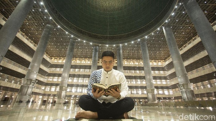 Tahun ini, Masjid Istiqlal tak menyelenggarakan kegiatan itikaf untuk jemaah. Kebijakan ini dikarenakan pandemi yang belum kunjung usai.