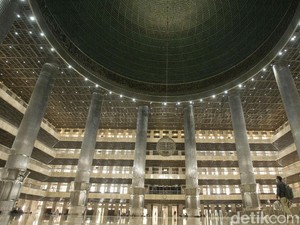 Istiqlal Gelar Salat Jumat Hari Ini, Jemaah Wajib Tunjukkan Kartu Vaksin