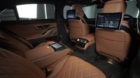 Sementara itu New S Class juga memiliki kelapangan bagi penumpang dari generasi sebelumnya dengan ukuran headroom lebih luas 1.070 mm (depan), 974 mm (belakang), legroom 1051 mm (depan) dan 1.115 mm (belakang). Foto: Mercedes-Benz Indonesia