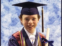 Potret Anak 12 Tahun yang Lulus SMA & Kuliah Bersamaan, Banjir Tawaran Kerja