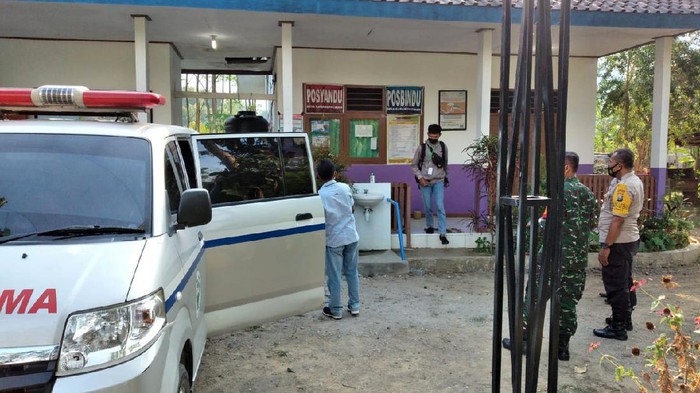 Nekat Mudik ke Ponorogo, Siap-siap Masuk Ruang Isolasi Ini Warga Desa Karangpatihan, Kecamatan Balong, Ponorogo, menyiapkan satu bangunan untuk ruang isolasi. Ruangan ini bakal digunakan untuk warga yang nekat mudik ke kampung halaman.
