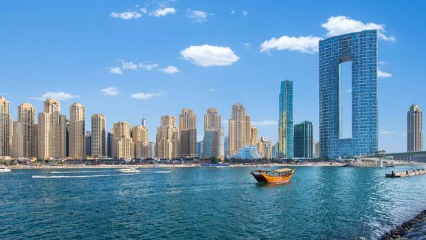 Pecahkan Rekor, Dubai Miliki Kolam Renang Tertinggi di Dunia