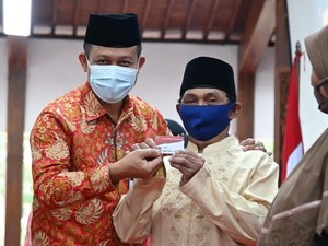 Bupati Kebumen Luncurkan Kartu Kebumen Sejahtera untuk Pendidikan