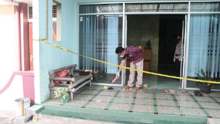perawat cantik dibakar