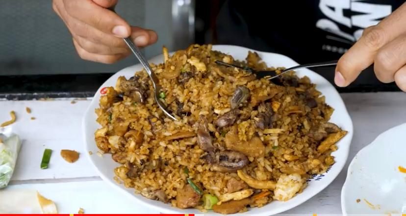 Porsi Tukang Gali! Makan 5 Nasi Goreng Murah Ini Dijamin Kenyang