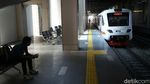 Sunyi Sepi Kereta Bandara Jelang Berhenti Operasi Sementara