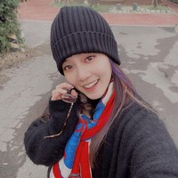 Sepanjang kariernya hingga pensiun jadi artis, wanita cantik berperawakan imut ini sudah membintangi 9 judul drama dan 2 judul film. Foto: Instagram/@f.reenyu