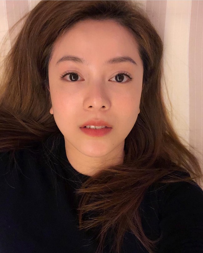 Salah satu serial yang melambungkan namanya berjudul Black & White yang tayang pada 2009. Aktingnya dipuji cemerlang oleh audiens. Foto: Instagram/@f.reenyu